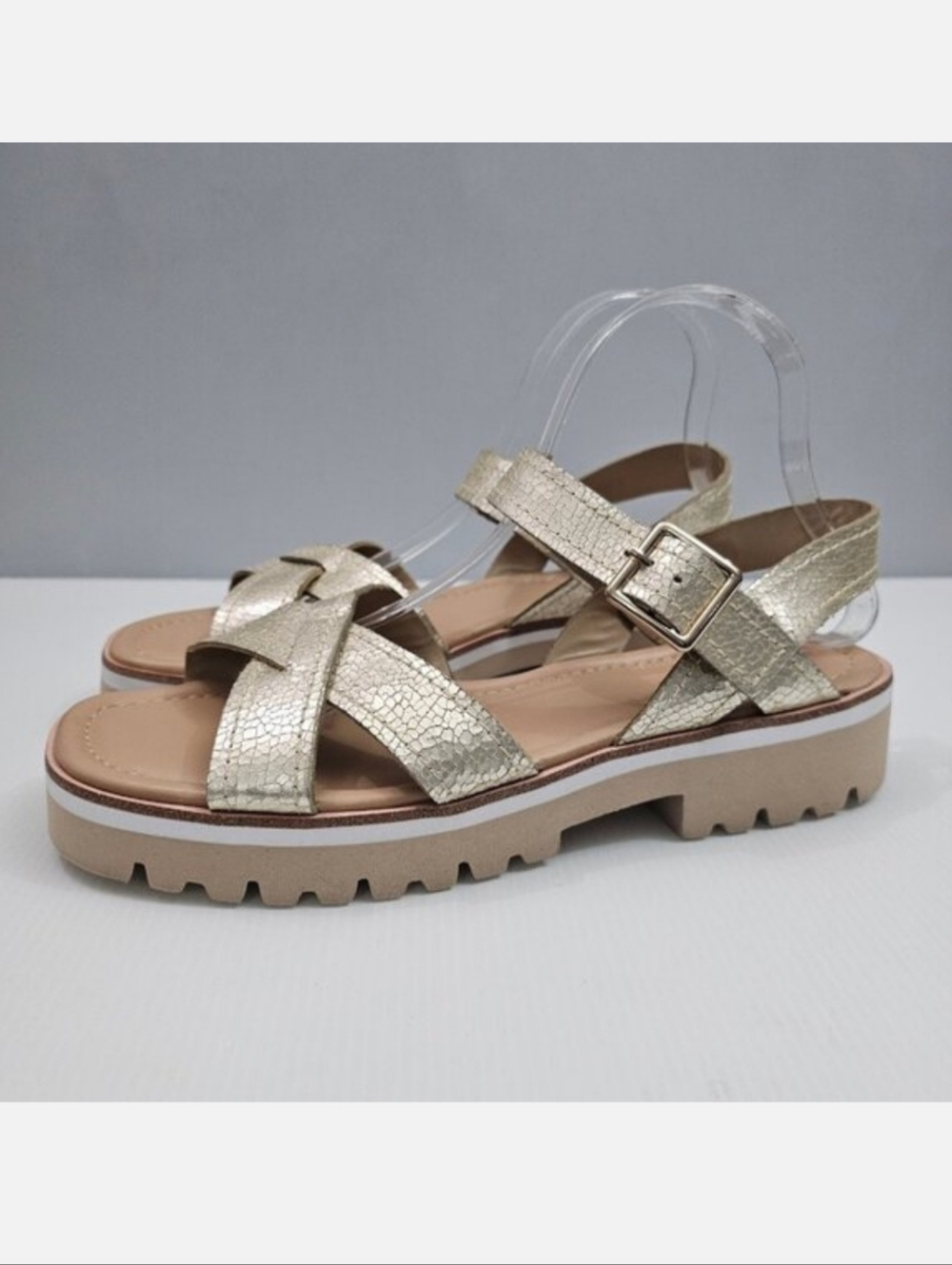 Donald Pliner Pyper Sandal Platino Gold Metallic Leather Lug Sole Women 9.5 NEW